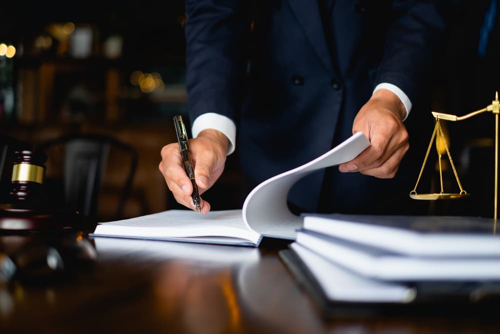 What offenses are related to robbery in California